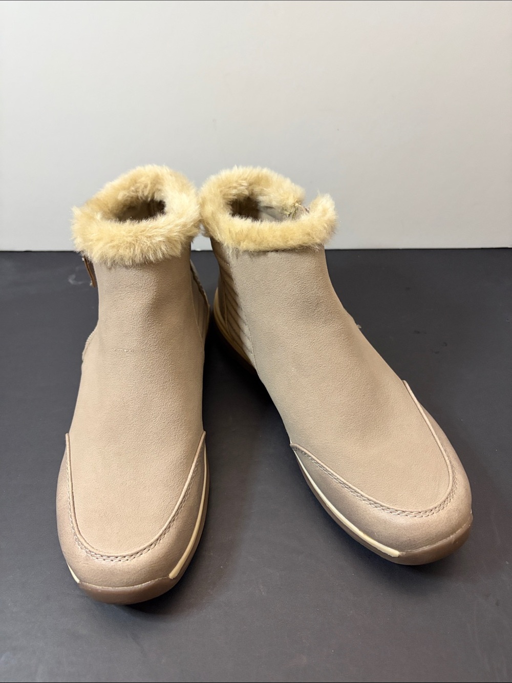 Baretraps Yamy Women's Tan Faux-Fur Ankle Booties - Size 7.5